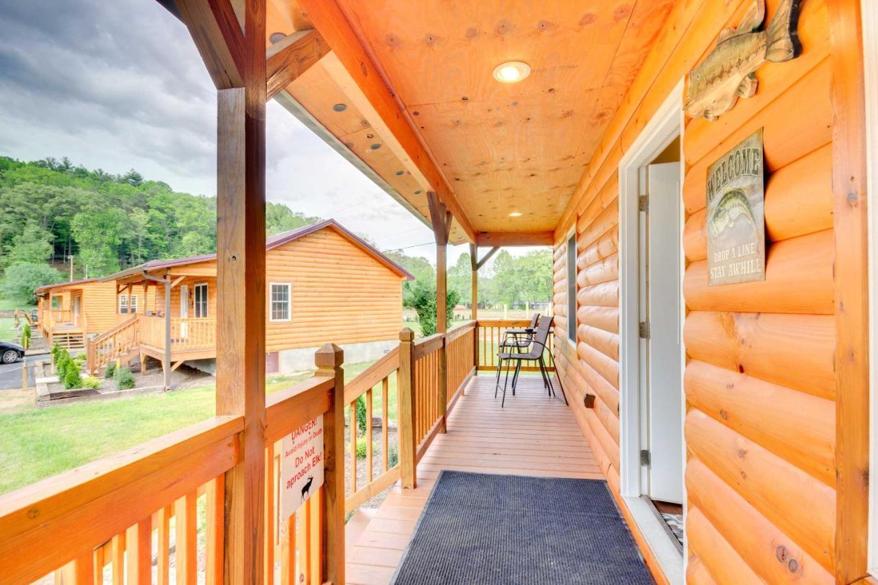 Cozy Cabin On Tuckasegee River - Near Bryson City Exterior photo
