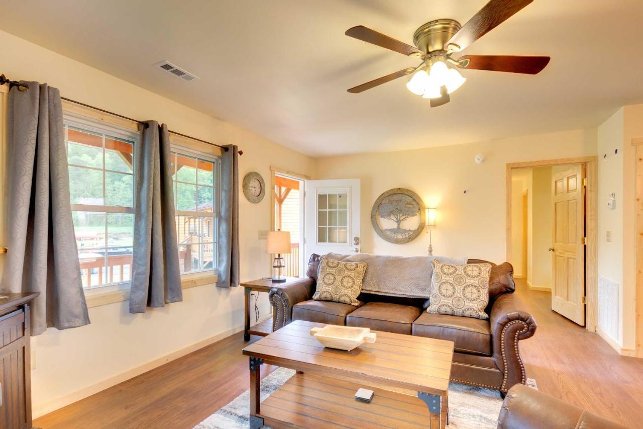 Cozy Cabin On Tuckasegee River - Near Bryson City Exterior photo