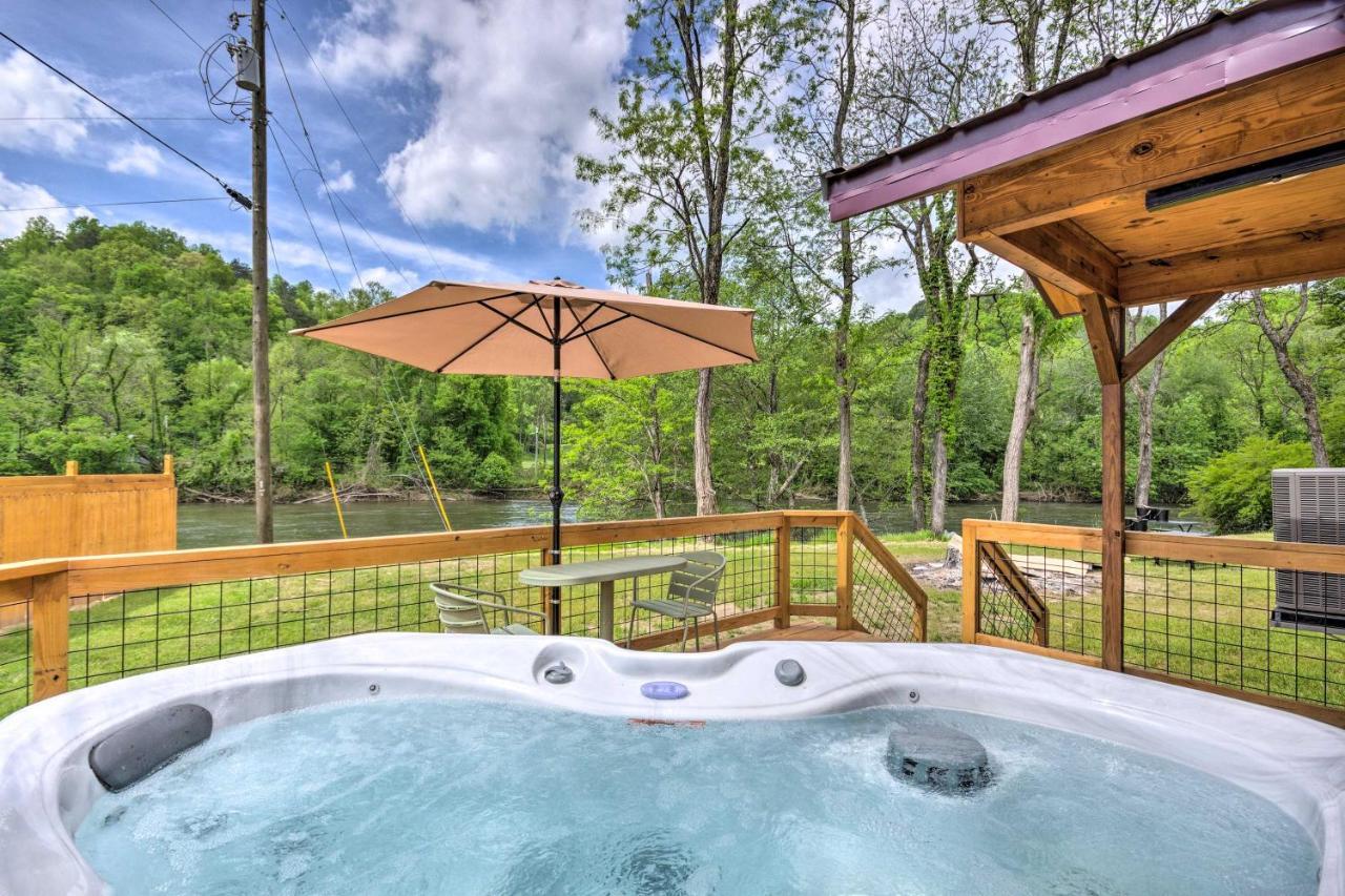 Cozy Cabin On Tuckasegee River - Near Bryson City Exterior photo